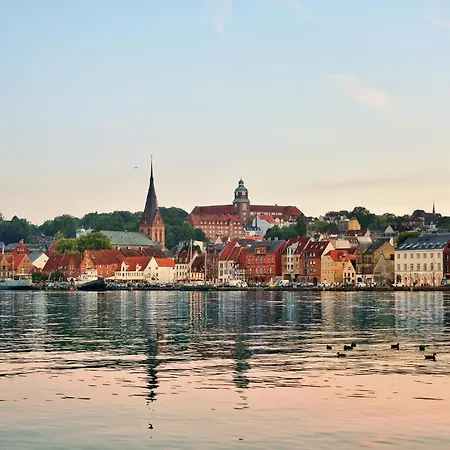 Gut Hardesby - Grosszuegig Mit Kamin & Tollem Garten Sörup
