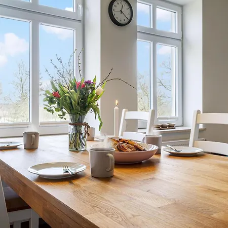 Apartment Gut Hardesby - Grosszuegig Mit Kamin & Tollem Garten