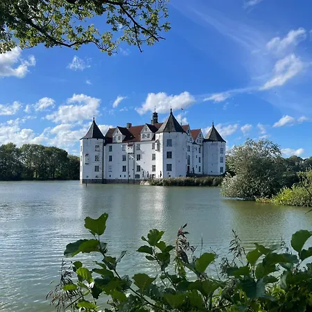 Gut Hardesby - Grosszuegig Mit Kamin & Tollem Garten *